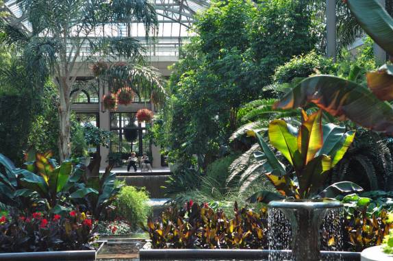 Interior da gigantesca estufa de Longwood Gardens, na Pennsylvania - Estados Unidos